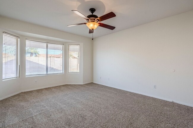 Building Photo - Beautifully Updated 4-Bedroom Home with Easy Access to Loop 101!