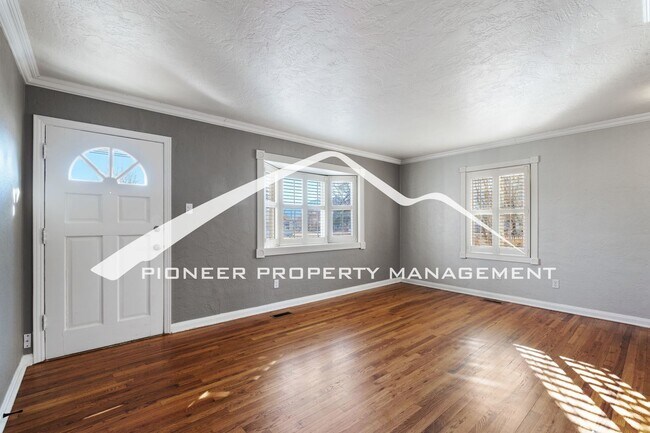 Building Photo - Downtown Charm with Private Yard, Oversized Garage and AC