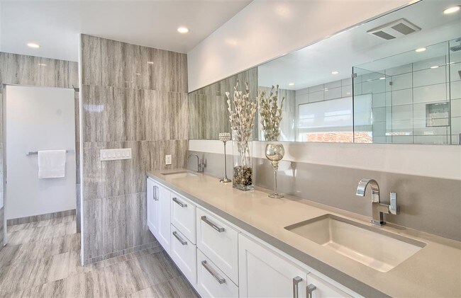 Building Photo - 2906 2nd St