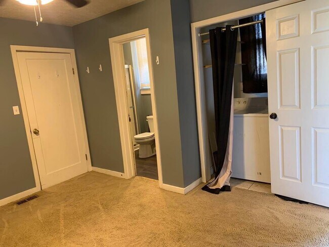 Building Photo - 918 W Louisiana St