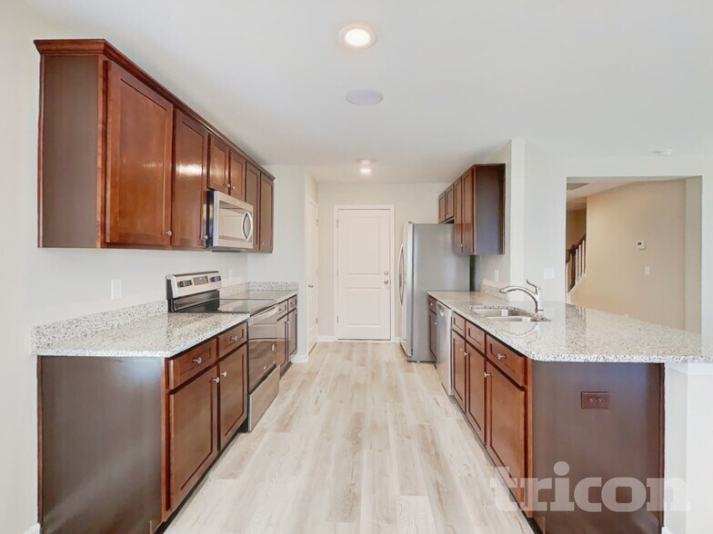 Building Photo - 422 Providence Plantation Cir