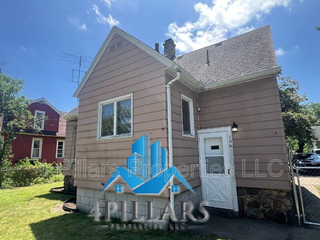 Building Photo - 106 Belden St