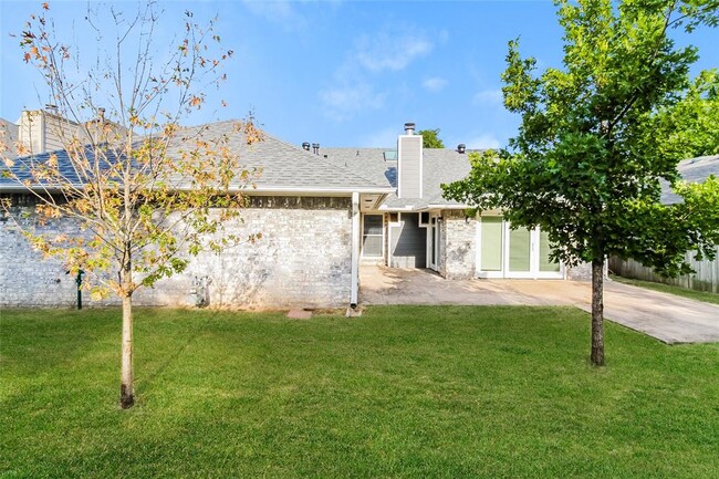 Building Photo - 2020 Sunflower St