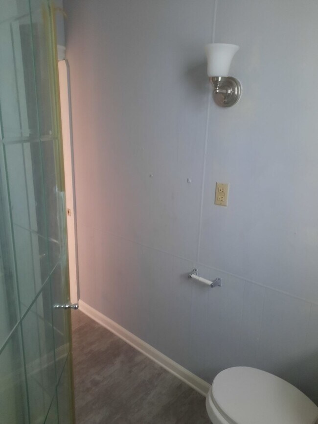 Building Photo - 538 8th Ave