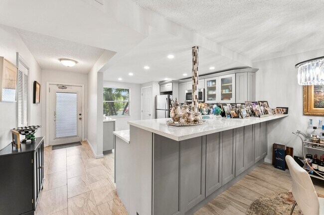 Building Photo - 6650 S Oriole Blvd