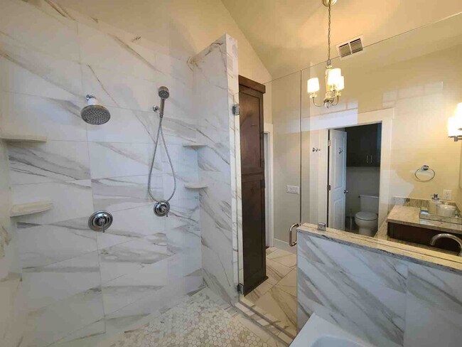 Building Photo - 1905 Frazier Ave