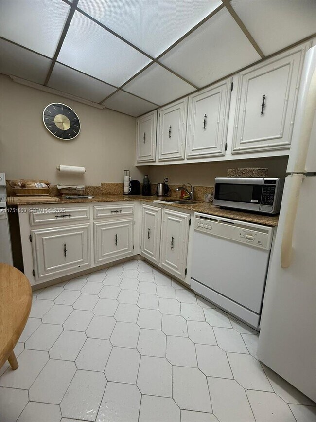 Building Photo - 501 Three Islands Boulevard