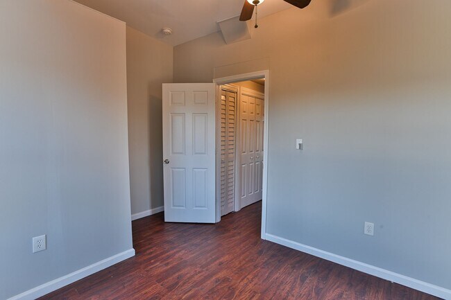 Building Photo - 1540 N 5th St