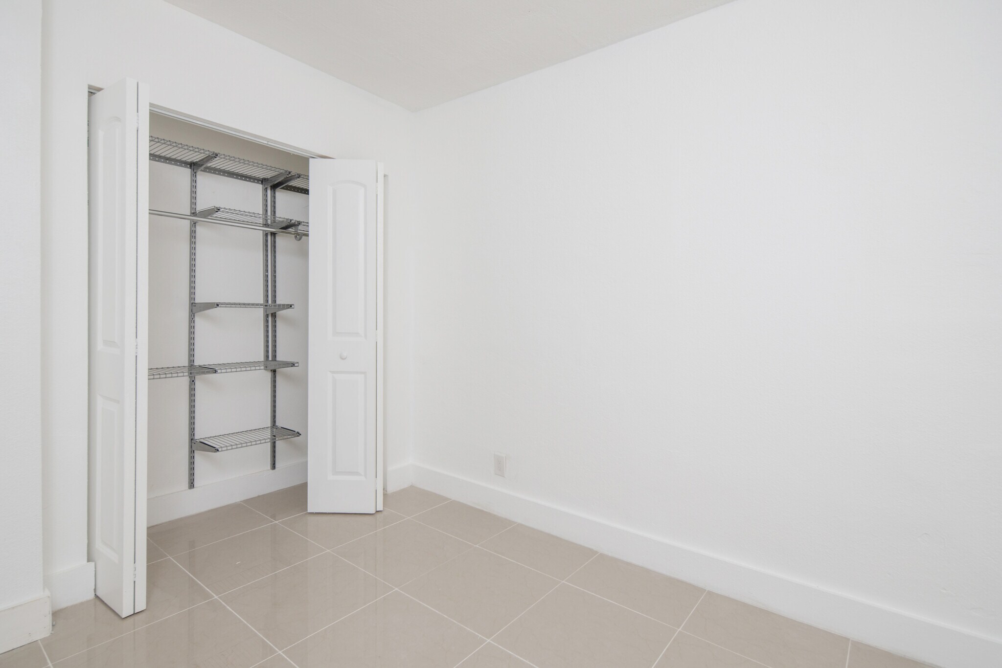 Building Photo - 1046 Foster Rd