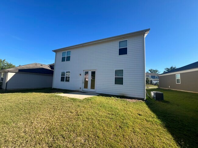 Building Photo - 621 High Hl Dr