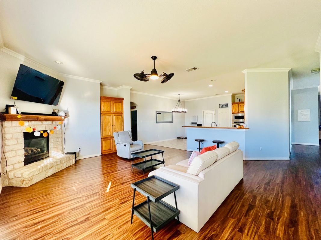 Building Photo - 9220 Edgemont Dr