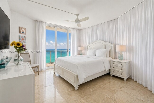 Building Photo - 16445 Collins Ave