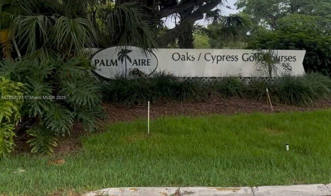 Building Photo - 3500 Oaks Clubhouse Dr