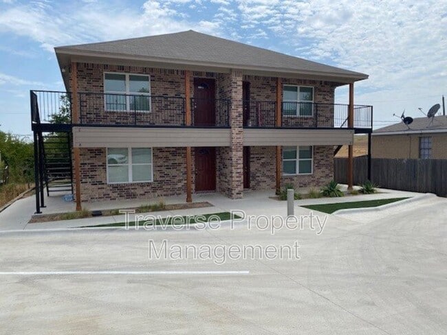 Building Photo - 108 Arrowhead St