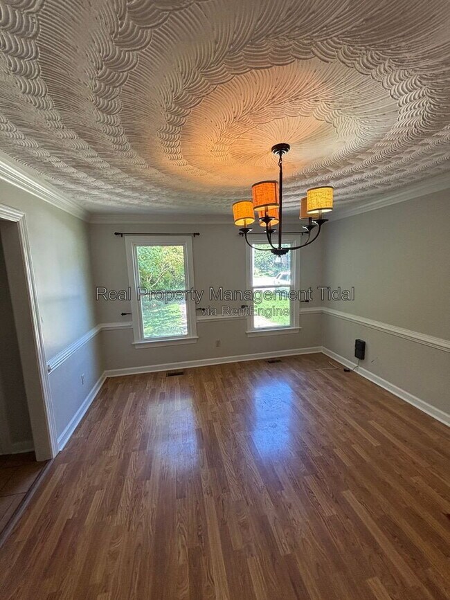 Building Photo - 8956 Belgrave Ave