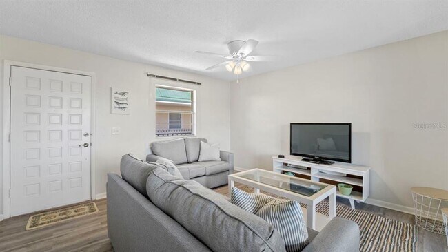Building Photo - 3905 Del Prado Blvd S