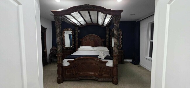 Building Photo - 4812 Beaver Pond Dr S