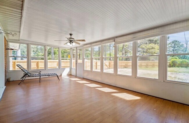 Building Photo - 4149 Woodcrest Rd