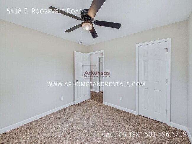 Building Photo - 5418 E Roosevelt Rd