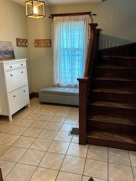 Building Photo - 3559 Oneida St