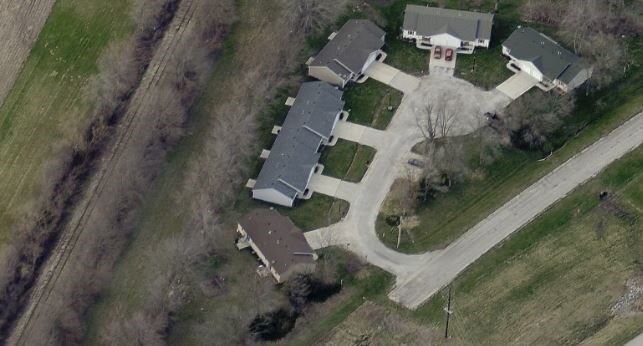Primary Photo - 1 Whispering Pines Ct