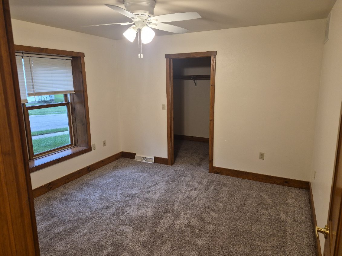Building Photo - 214 Wood St