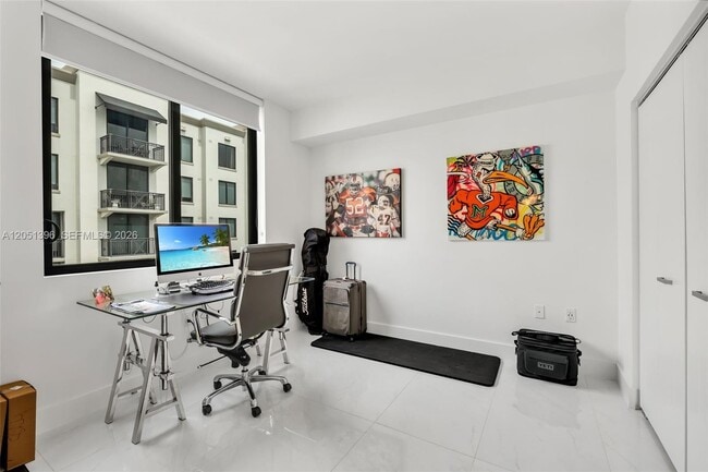 Building Photo - 301 Altara Ave