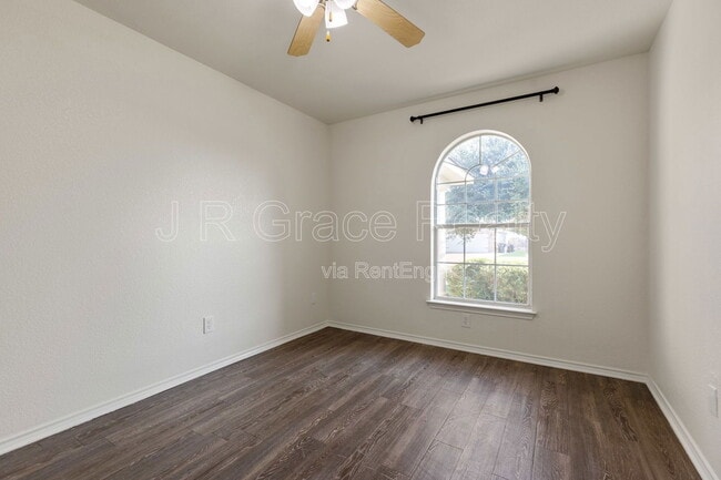 Building Photo - 10017 Barton Creek Dr