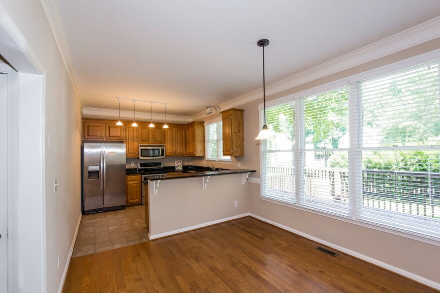 Building Photo - 9003 Mapledale Ct