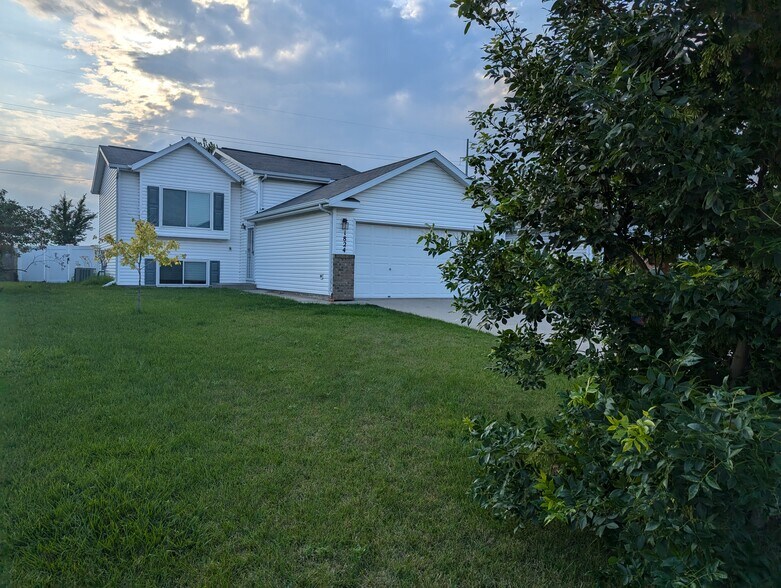 Building Photo - 1824 Huntington Ct