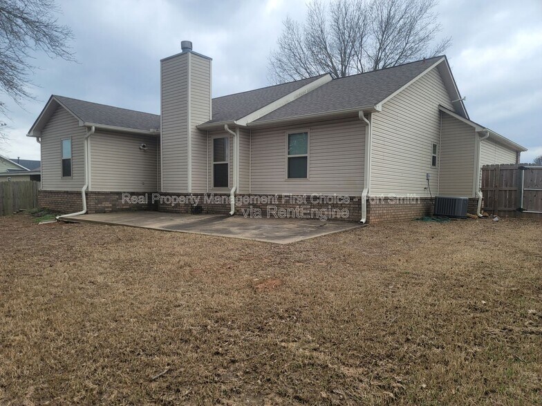 Building Photo - 2316 Woodwind Way