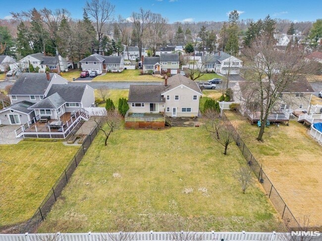 Building Photo - 327 Webster Dr