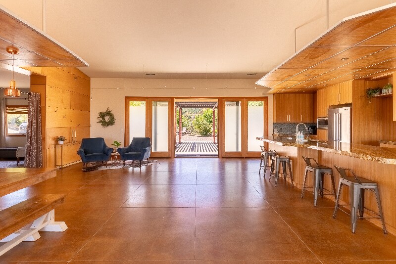 Building Photo - 9411 Vista Aleta