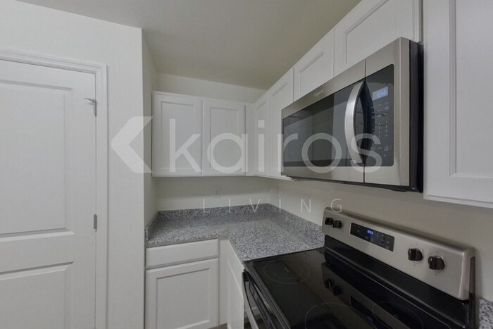 Building Photo - 2425 Crockett St