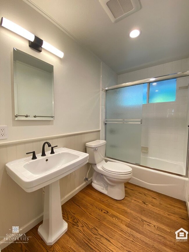 Building Photo - Charming 2bd/2ba House in Downtown Sonoma!