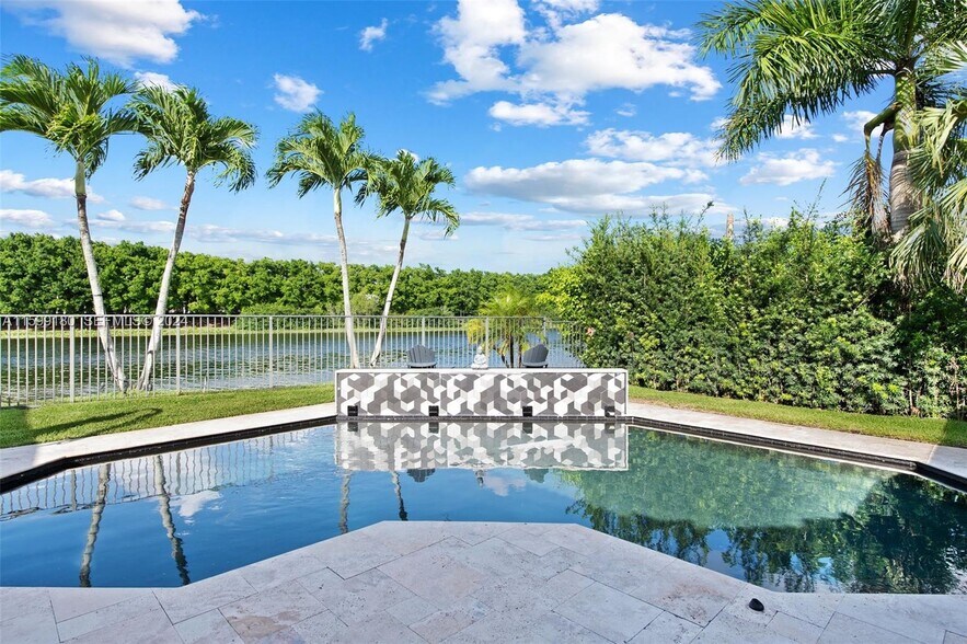 Building Photo - 2498 Eagle Run Dr