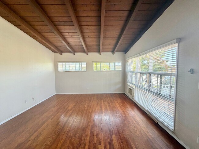 Building Photo - 8571 Onalaska Ave