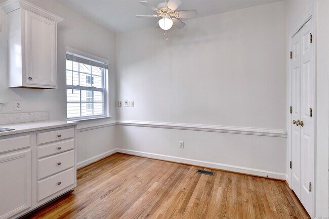 Building Photo - 8321 Barons Ct