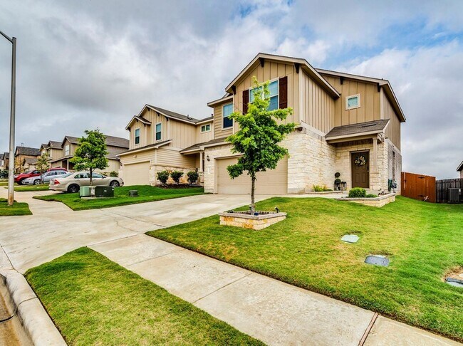 Building Photo - 624 Pepperbark Loop