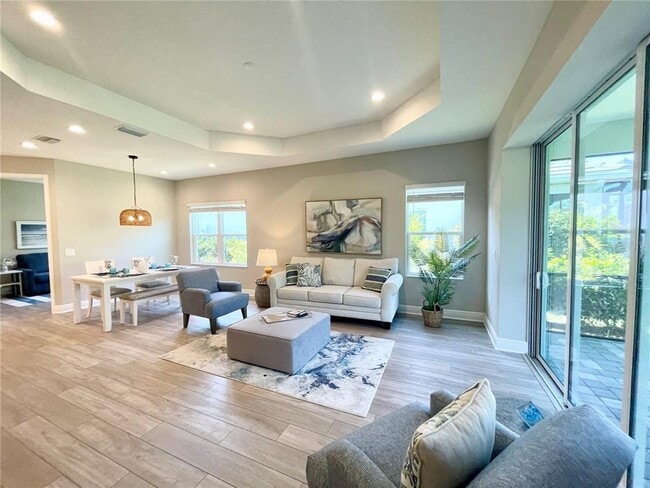 Building Photo - 12432 Palatka Dr