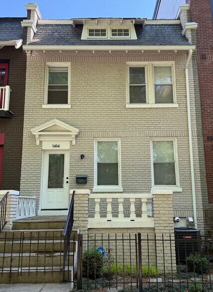 Building Photo - 1414 Quincy St NW