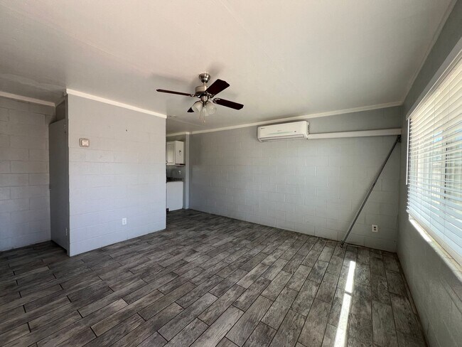 Building Photo - P266