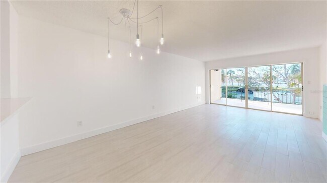 Building Photo - 301 87th Ave