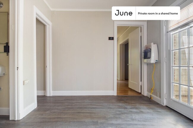 Building Photo - Room in Shared 4 bed/2 bath home