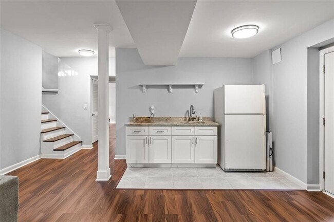 Building Photo - 3334 Romelie Dr