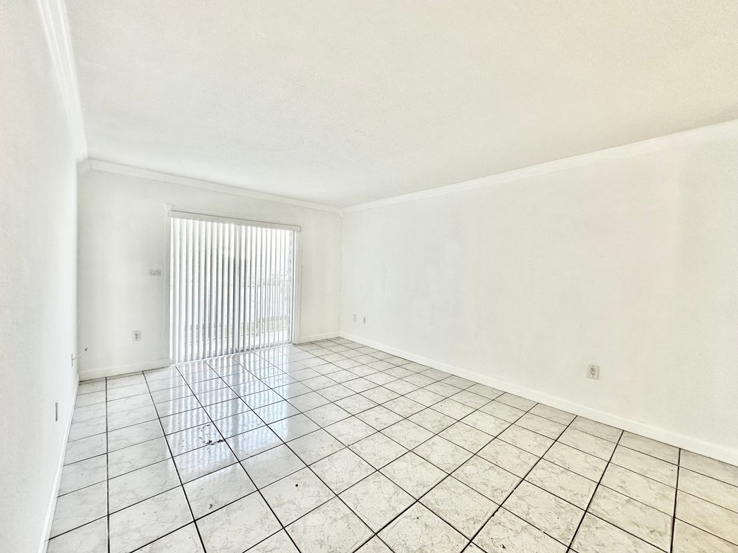 Building Photo - 4275 NW S Tamiami Canal Dr