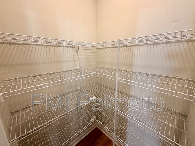 Building Photo - 456 Durwin Wy