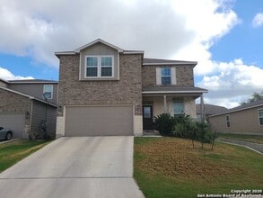 Building Photo - 4 Bedroom w/Office & Gameroom!