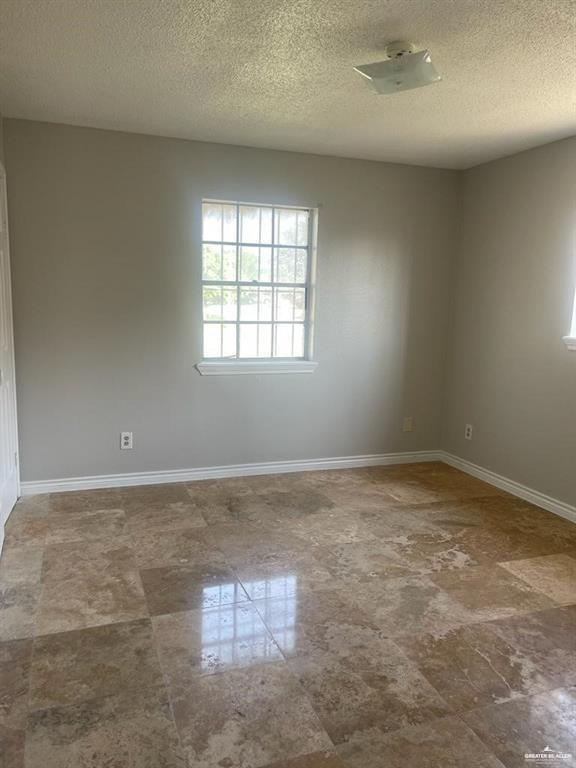 Building Photo - 14-25 1/2 N 25 1/2 St