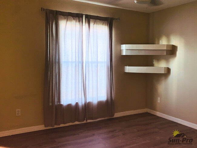 Building Photo - 5988 Sawgrass Point Dr